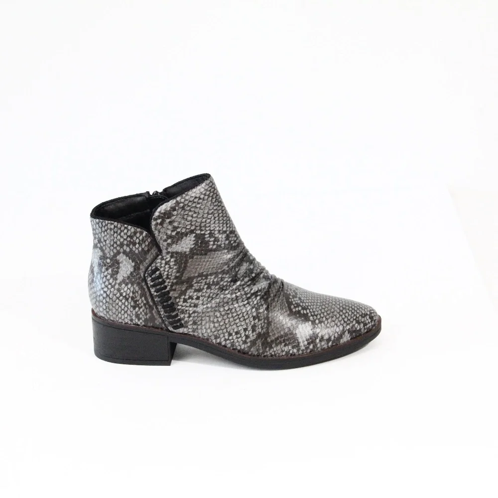 BareTraps Boots sz 6.5 NEW Women Ankle Bootie Faux Leather gray