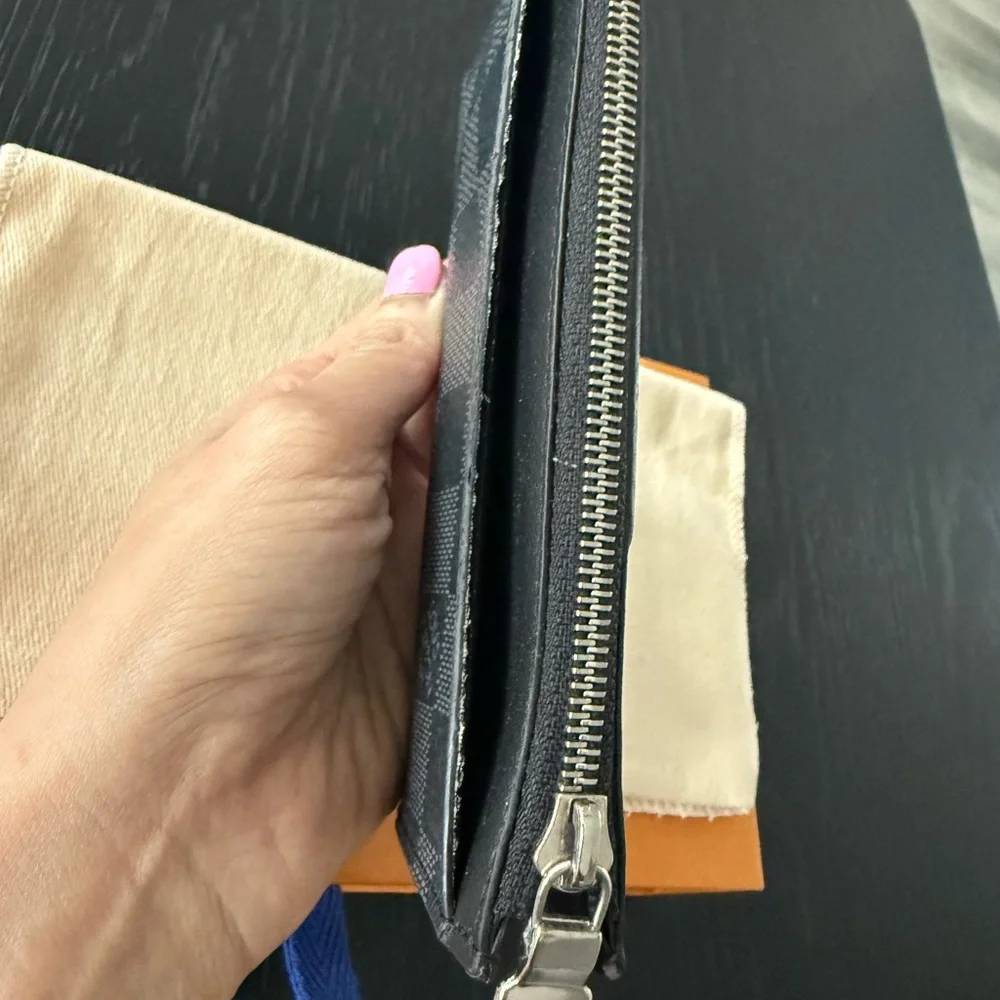 Louis Vuitton elegant card