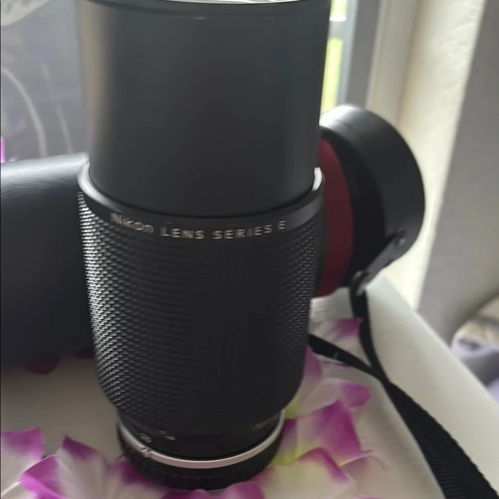 Nikon lens black