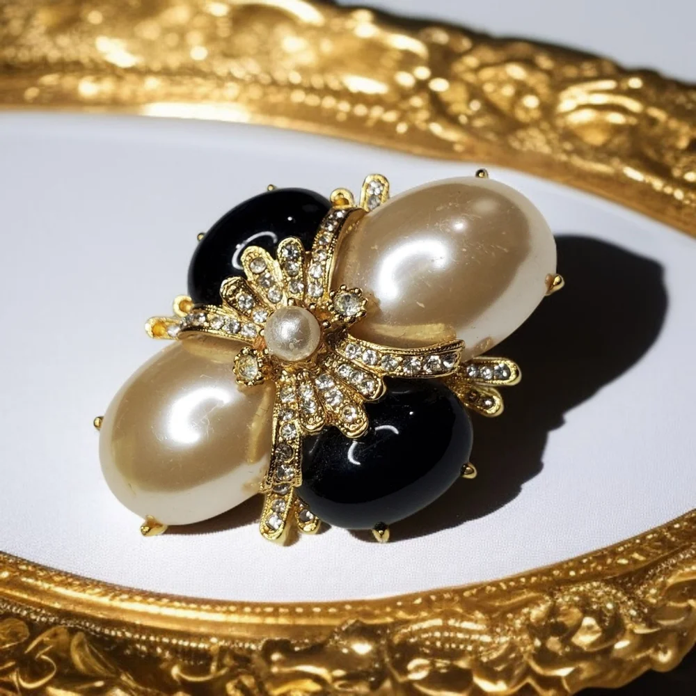 JOAN RIVERS Vintage 1990s Onyx Pearl Crystal Deco Brooch