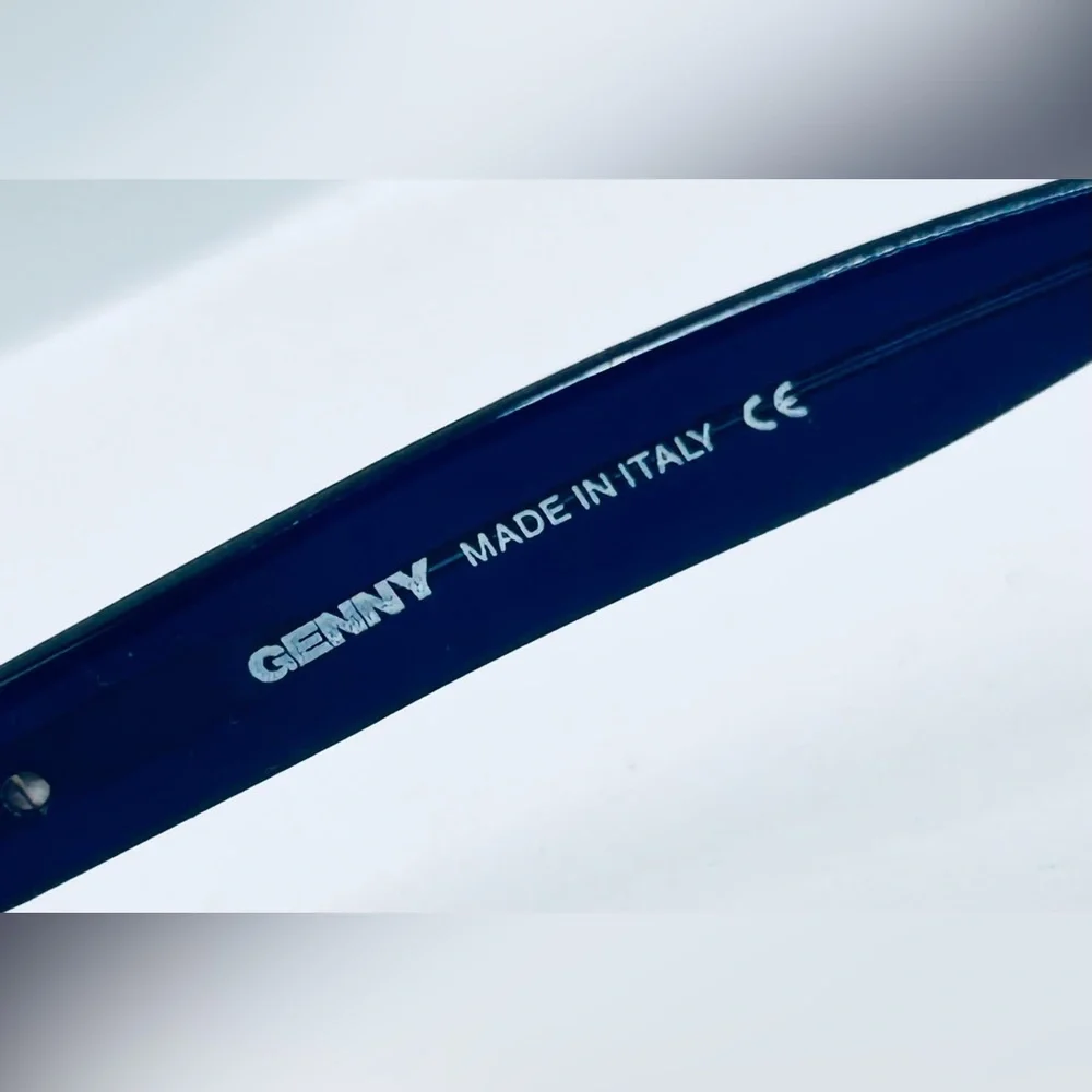 Genny listing pair