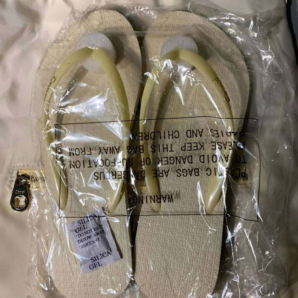 $5 or 4/$10: Cooei Pale Yellow Folding Nylon Bag and flip flops set NWT