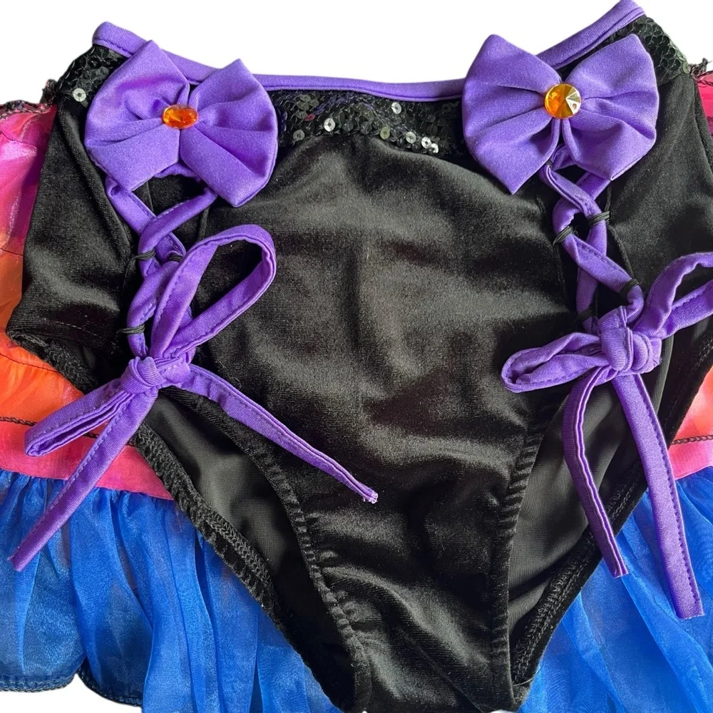 Glamour Costumes 2 piece solo costume crop top and matching brief/skirt size LC