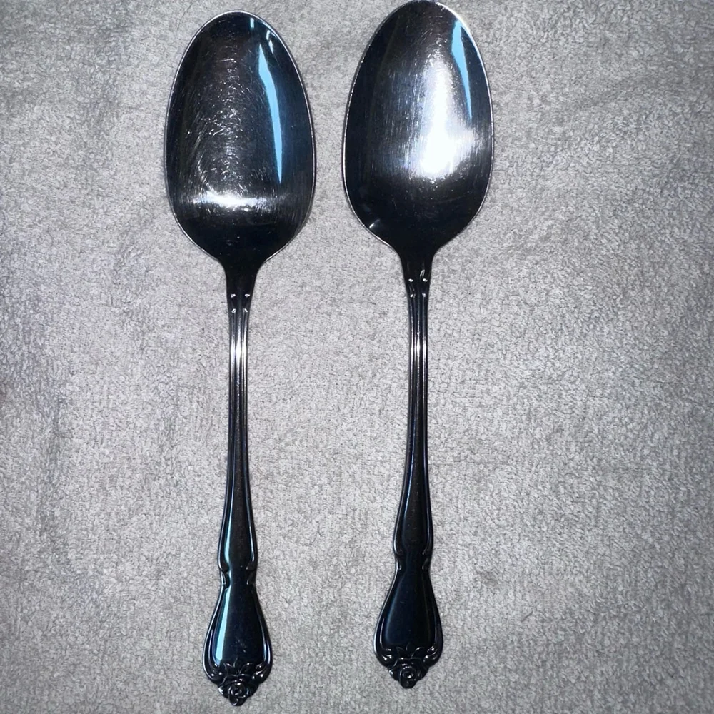Oneida Arbor Rose Stainless True Rose 1881 Rogers Ltd Silverware Flatware Spoons