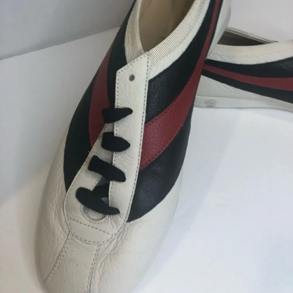 Gucci gentle lace design
