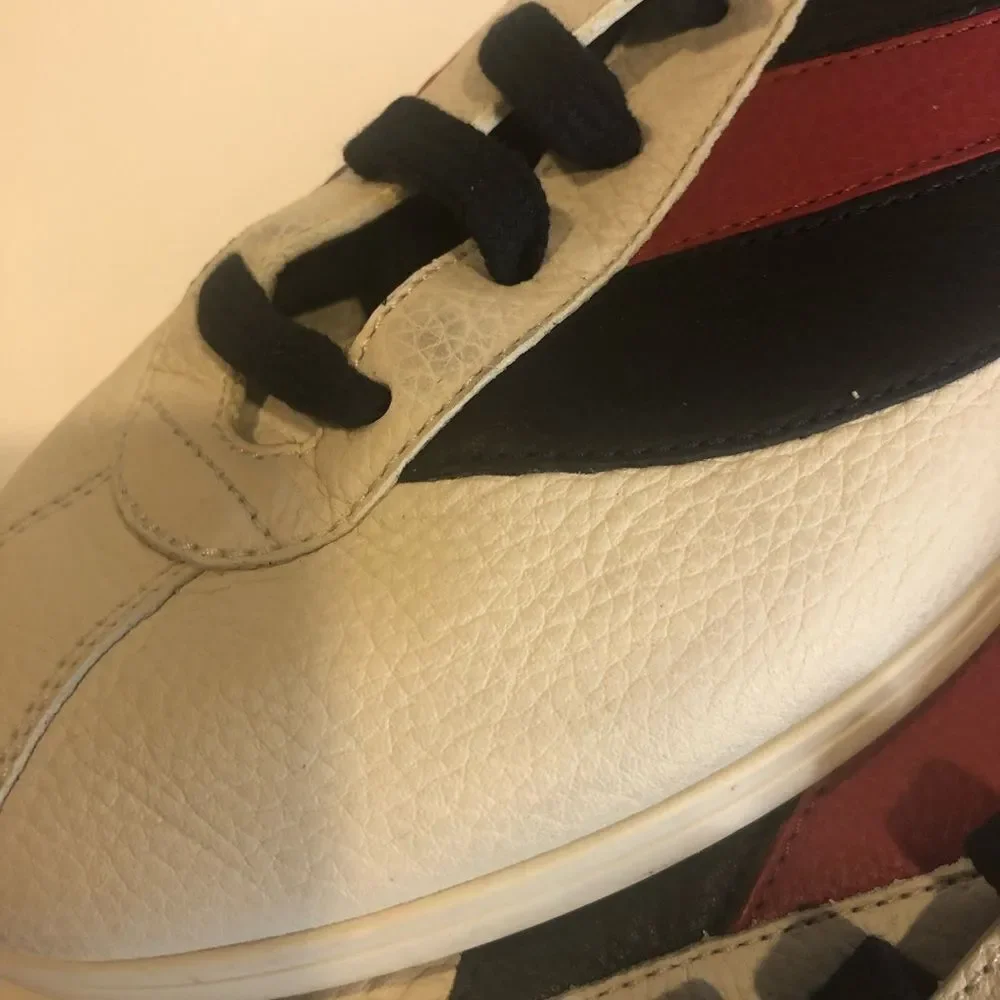 Gucci toe rubber trim