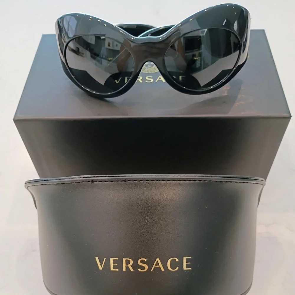 Versace sunglasses size