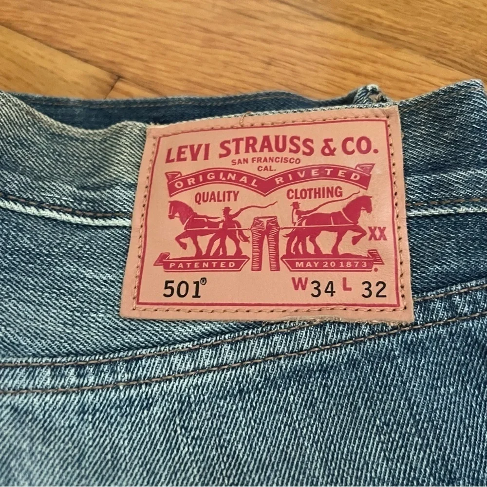 Levis euc medium