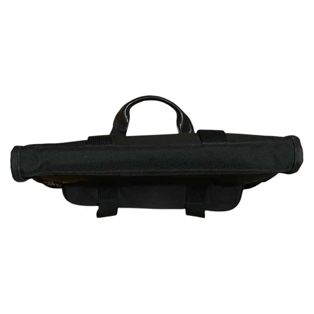 Tumi black business