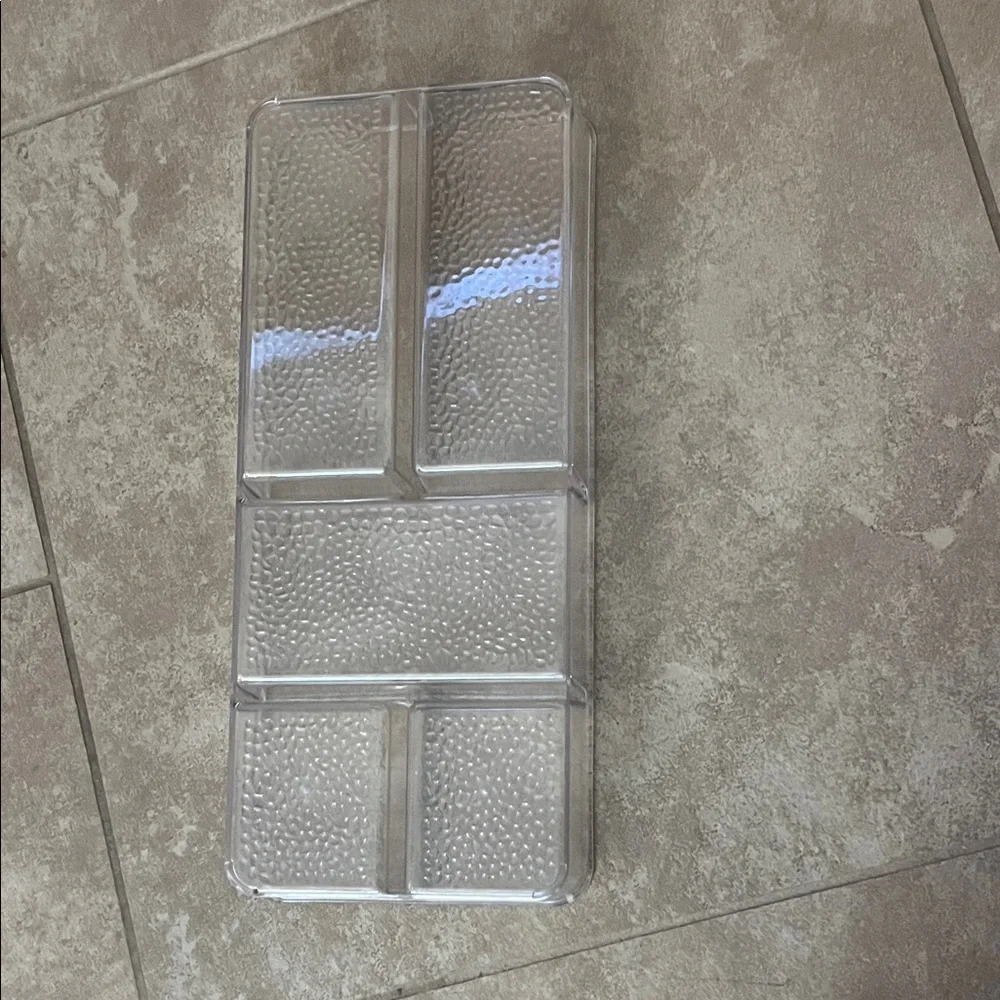 N/A clear acrylic