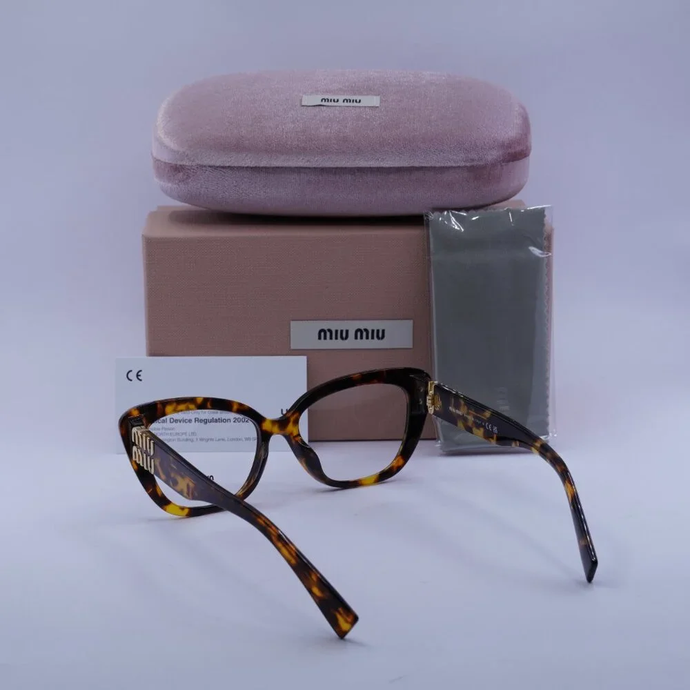 Miu Miu model mu05vv