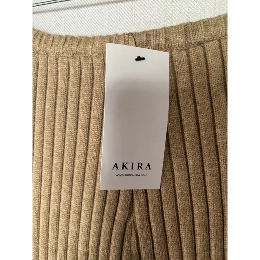 AKIRA this tan