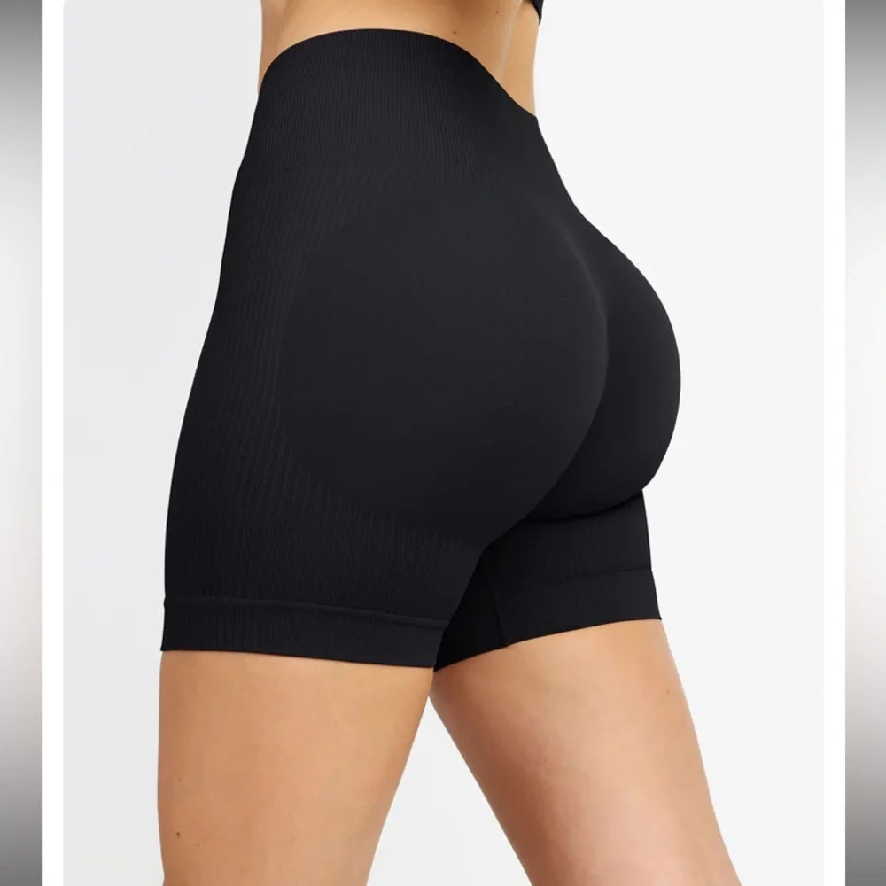 cosmolle stylish black