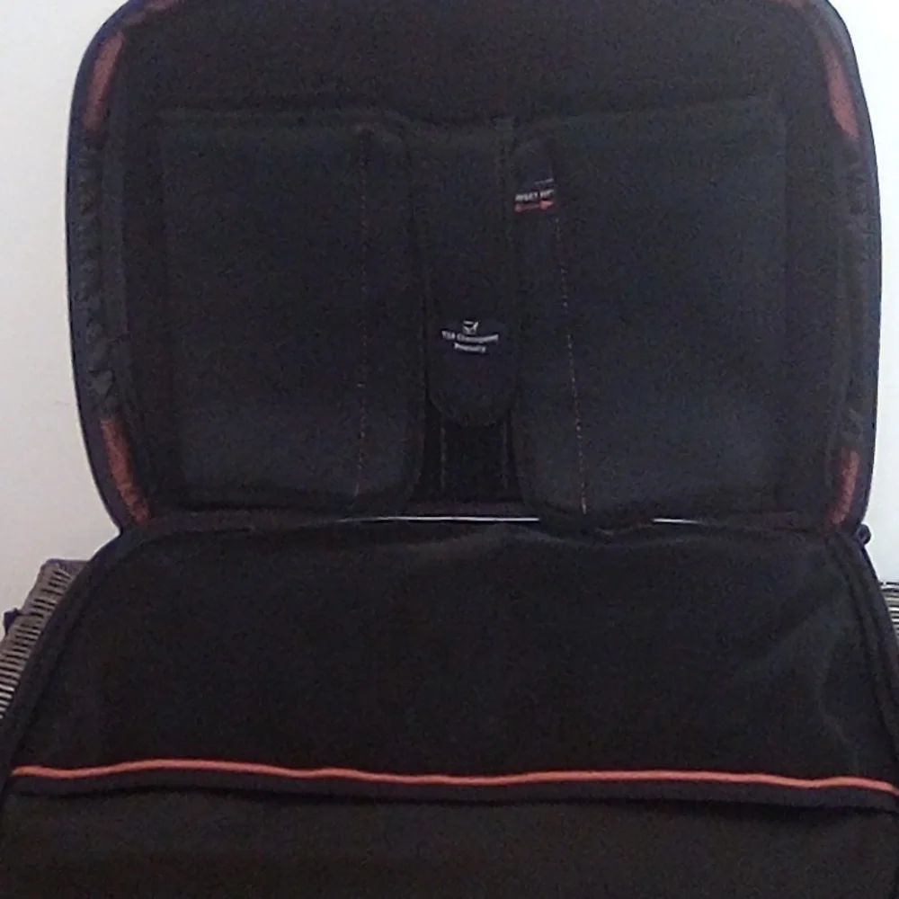 Samsonite beautiful friendly front