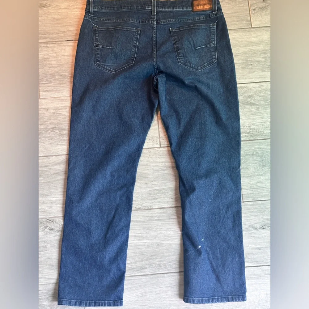 Perry Ellis by jeans mark