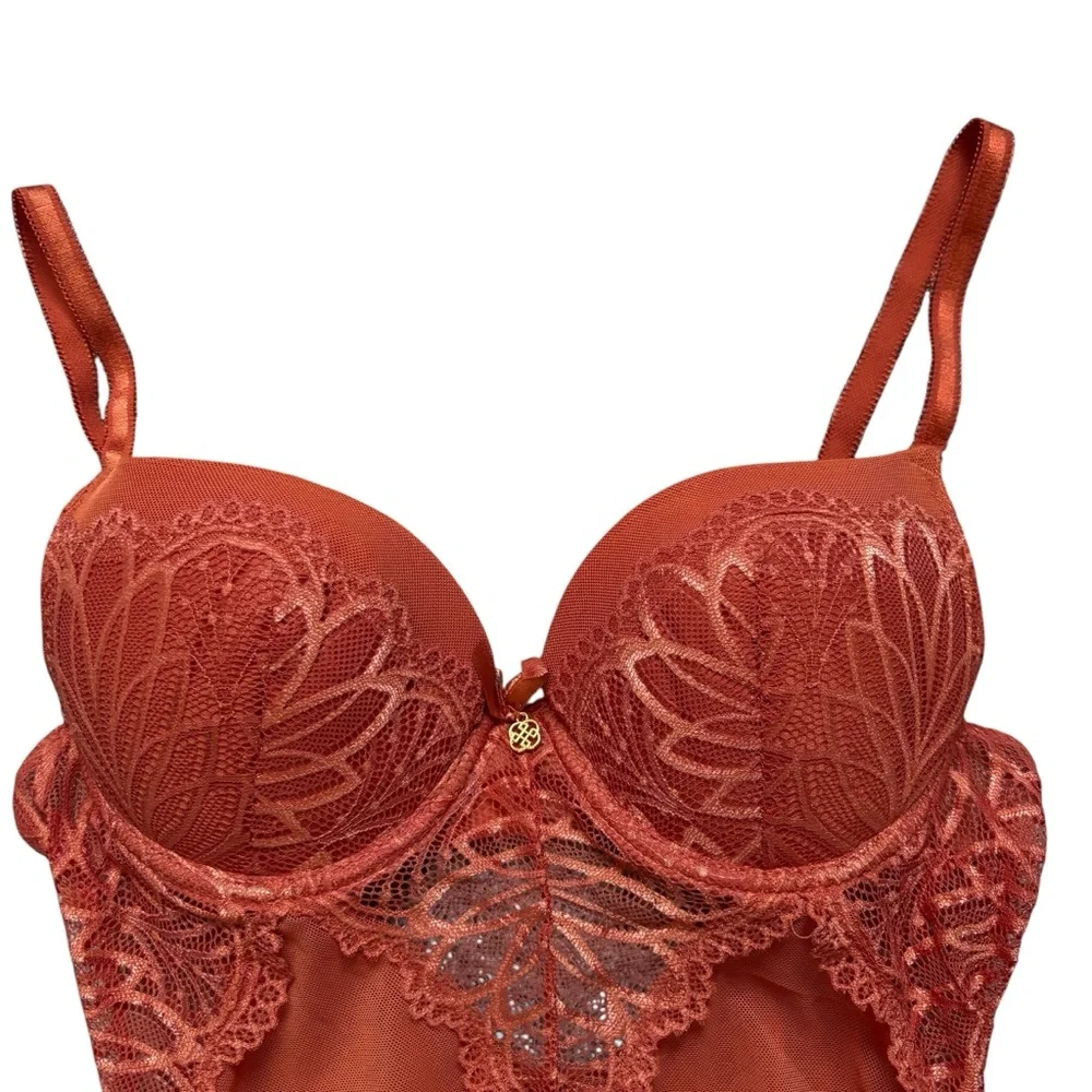 Daisy Fuentes pretty copper