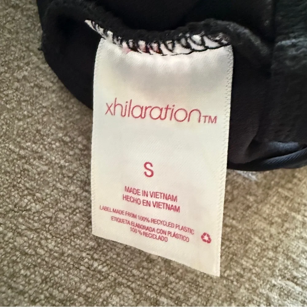 Xhilaration chic black