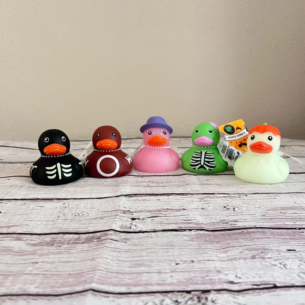 Target Bullseye Playground 2025 Halloween Rubber Ducks Set Of 5🎀