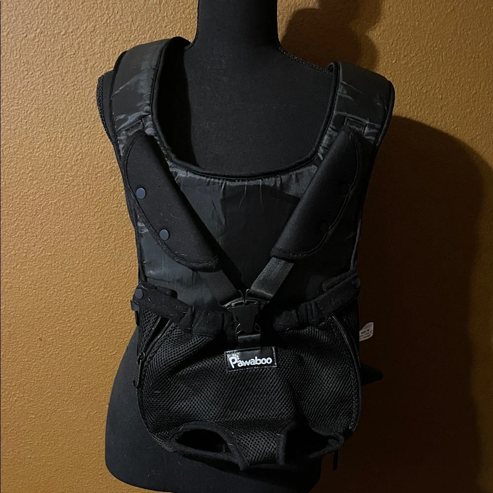 Black dog carrier front