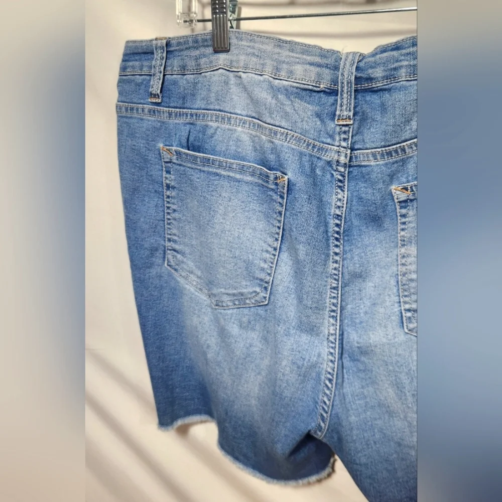 Massini Blue Jean Shorts Relaxed Fit Distressed-Size 20W