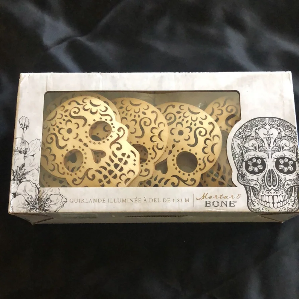 mortar & bone wooden skull