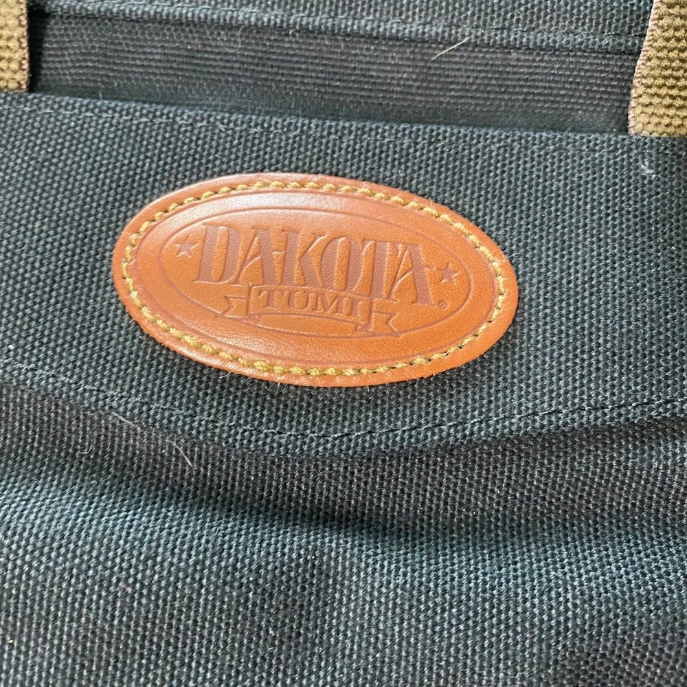 Dakota Tumi dakota tumi