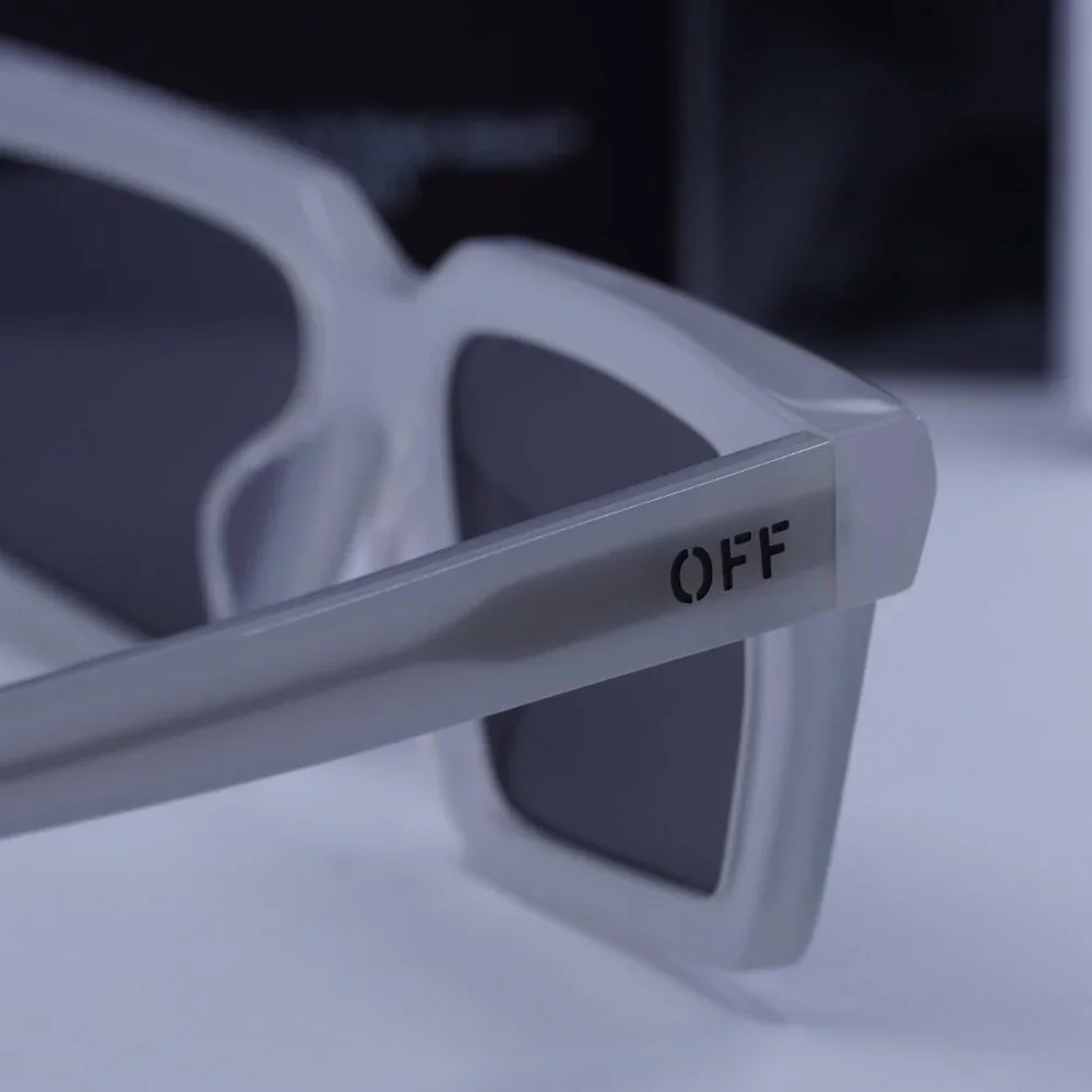 Off-White model oeri142