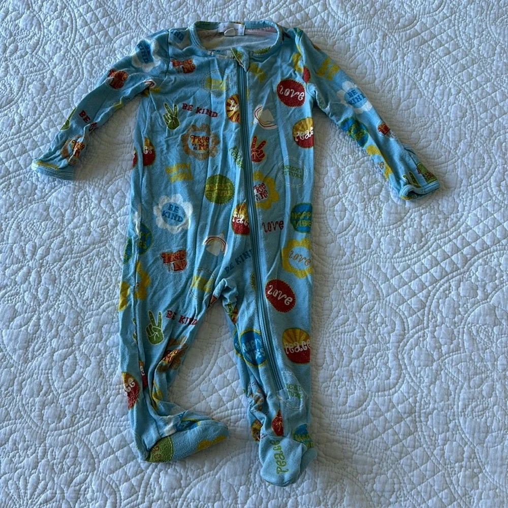 Angel dear footed pajamas size 3-6 months peace unisex boys girls print