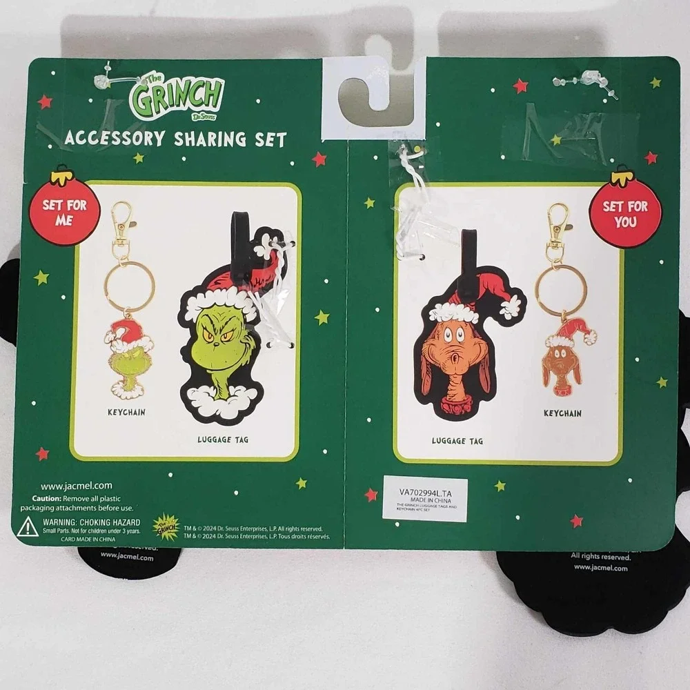 The Grinch & Max Christmas Luggage Tags & Metal Keychains Accessory Sharing Set
