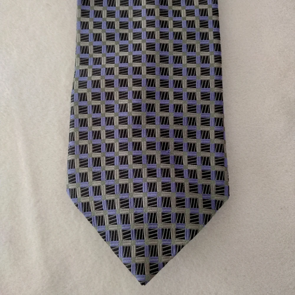 Geoffrey Beene 100% silk