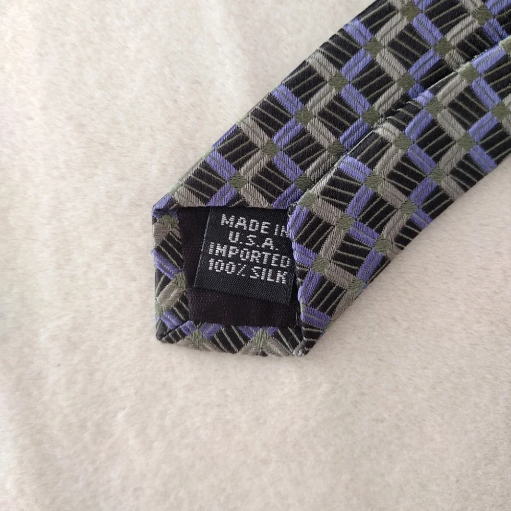 Geoffrey Beene 100% silk