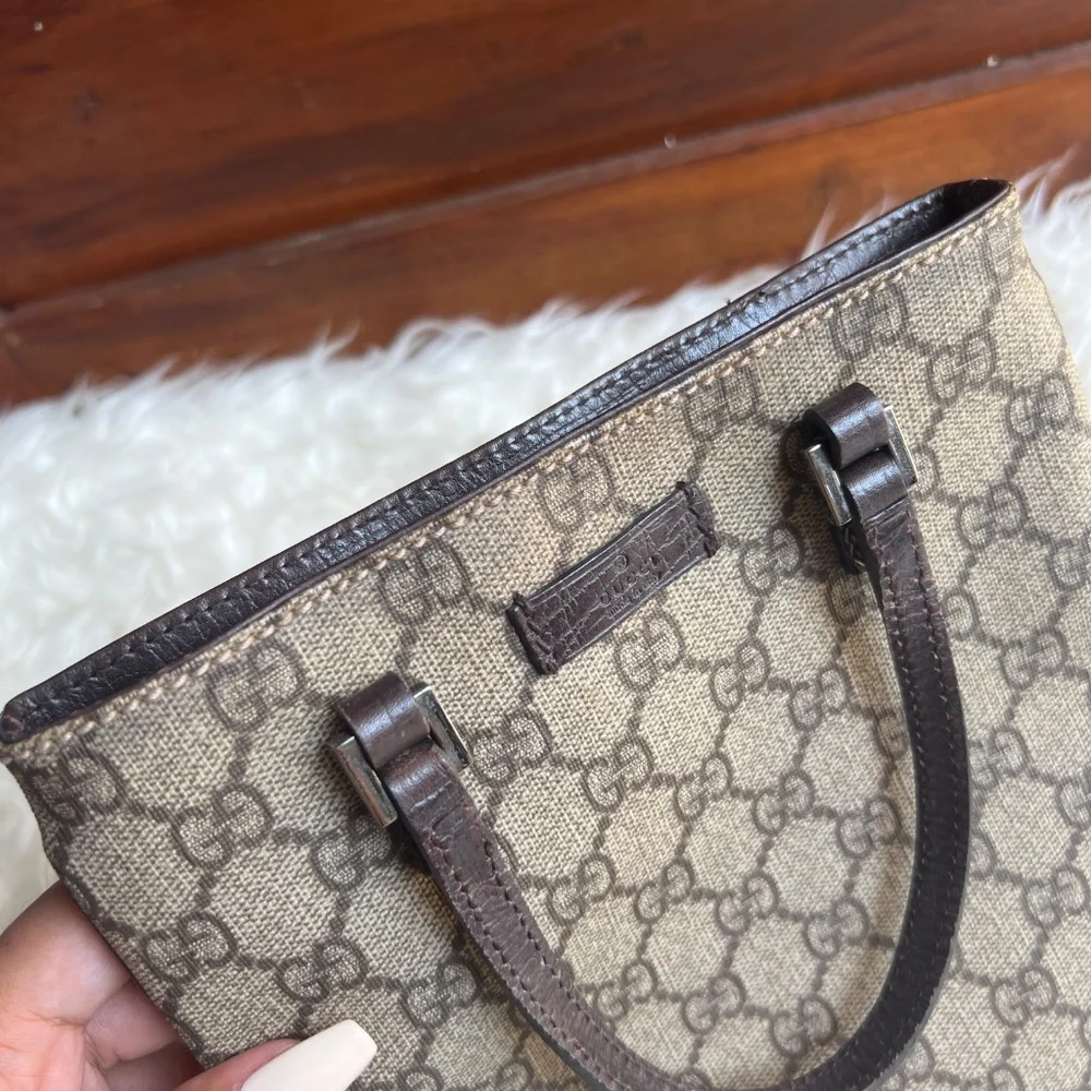 Gucci vintage beige