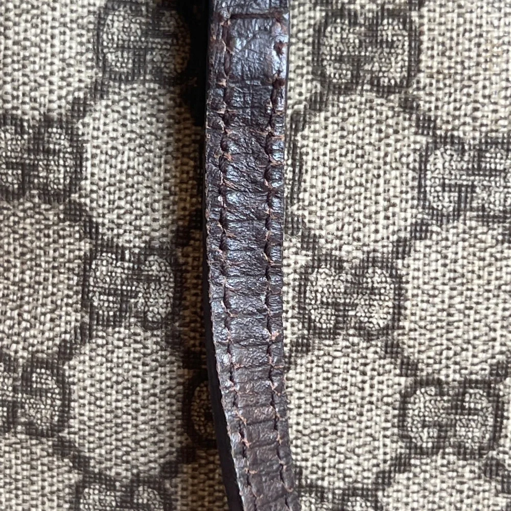 Gucci vintage beige