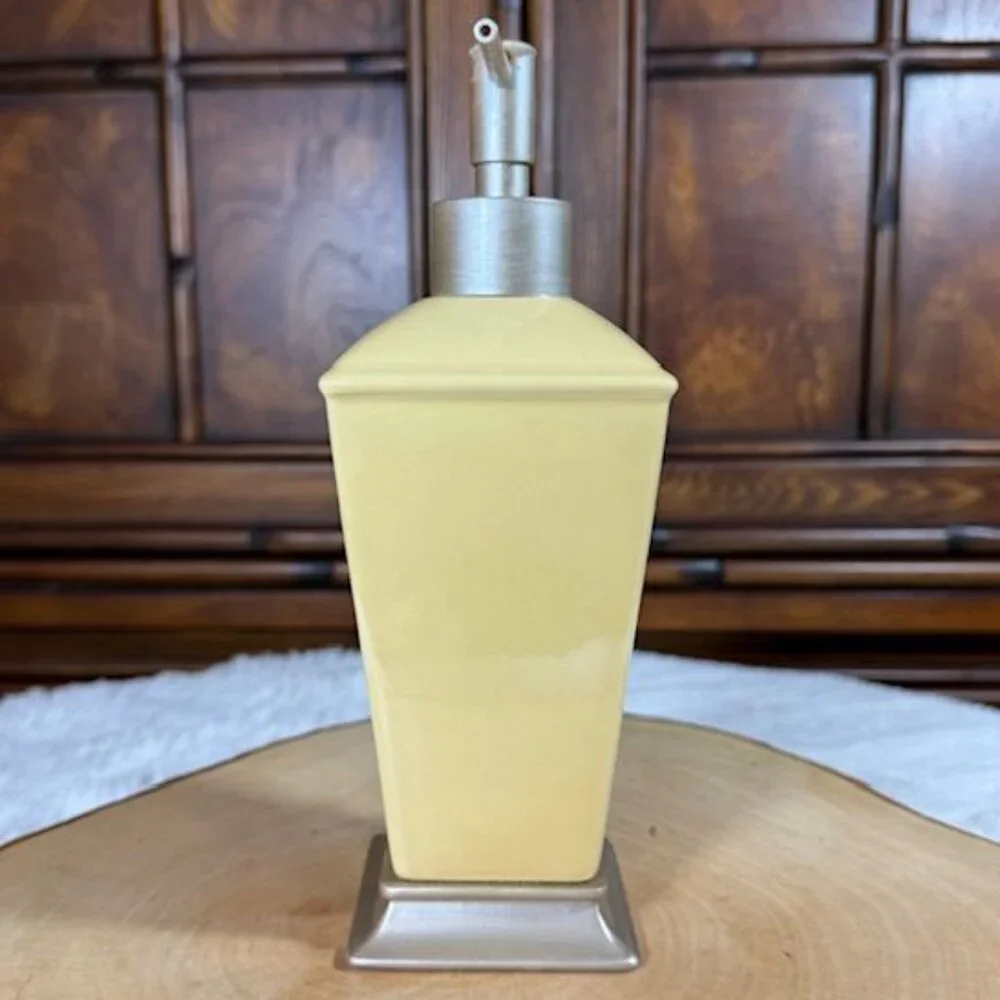 Vintage Better Homes and Gardens Acanthus Yellow Ceramic Lotion Soap Dispenser