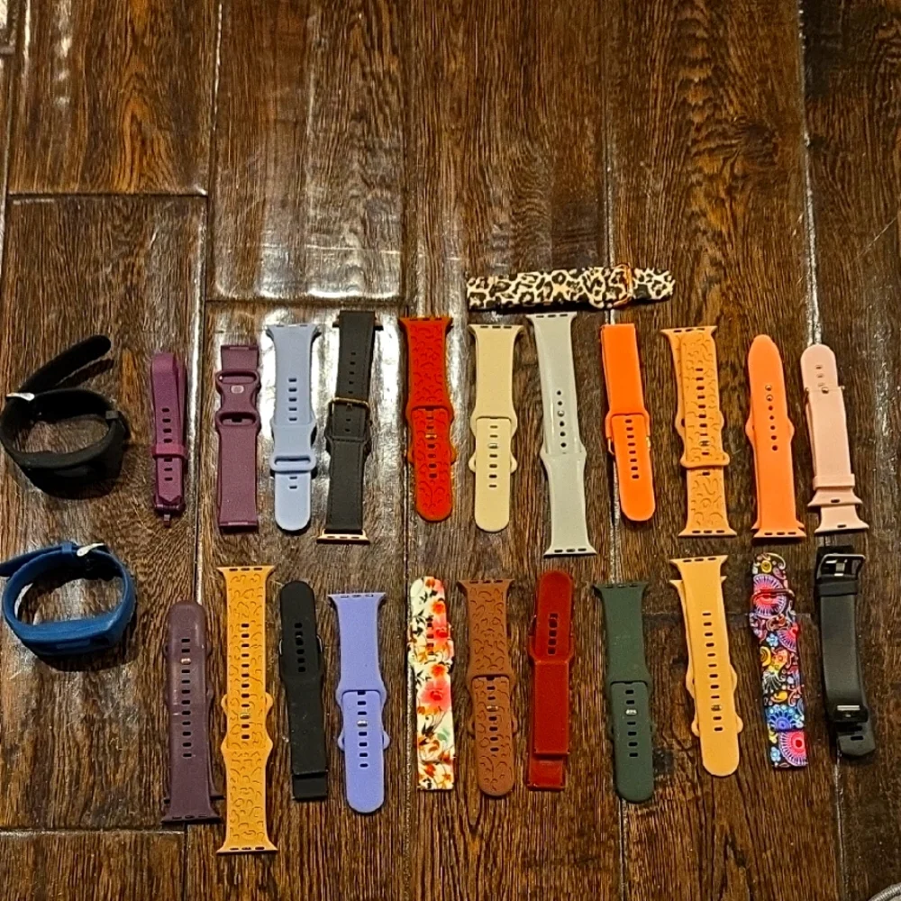 25 Assorted Apple and Watch Bands