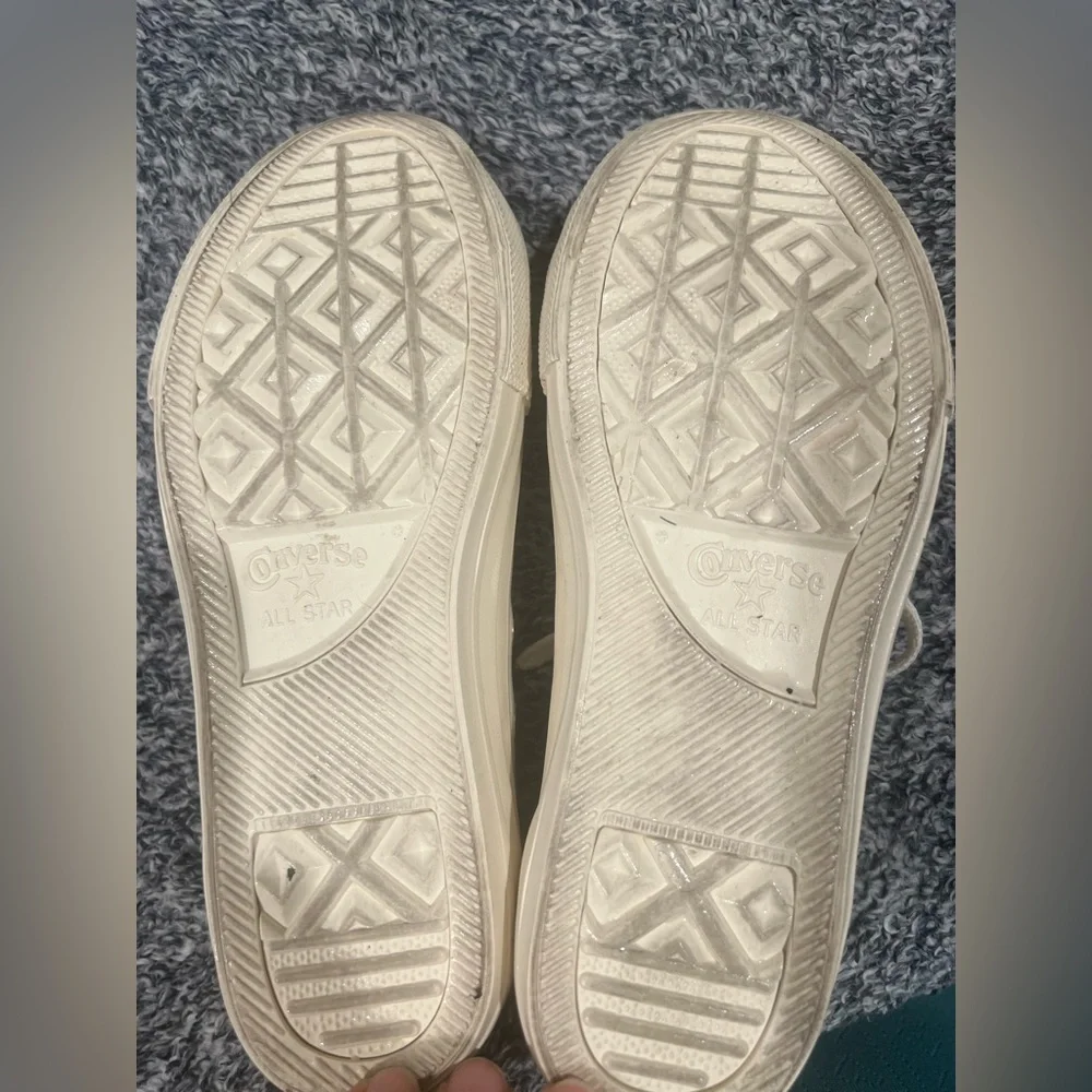 Converse stylish sneakers