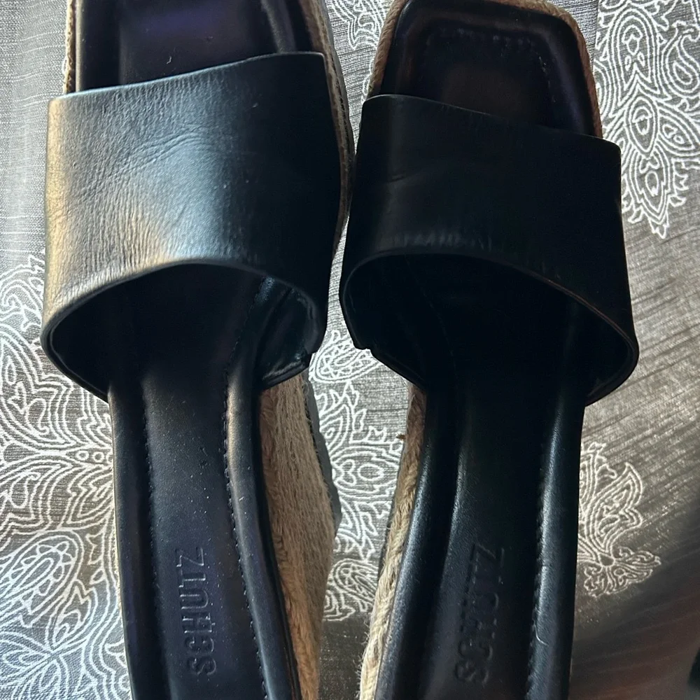 SCHUTZ perfect leather upper