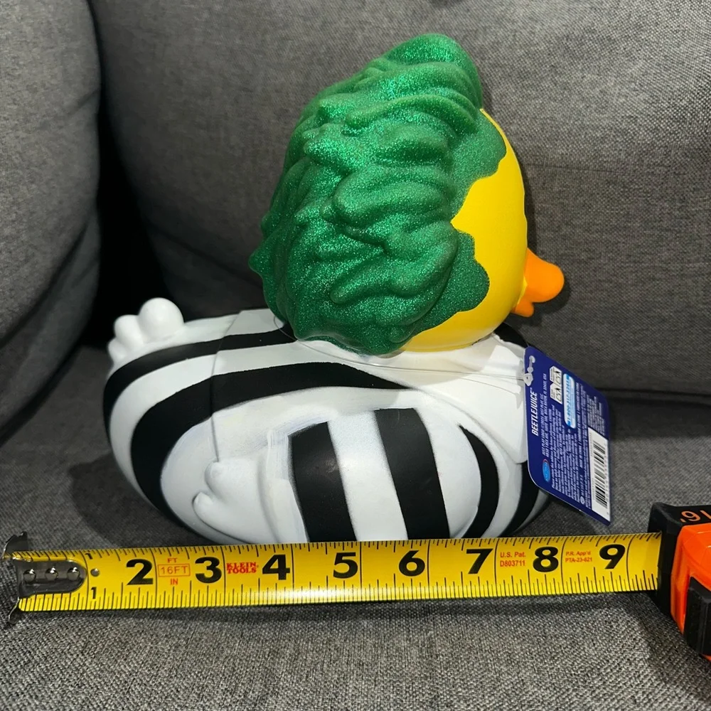 Warner Bros. fun duck