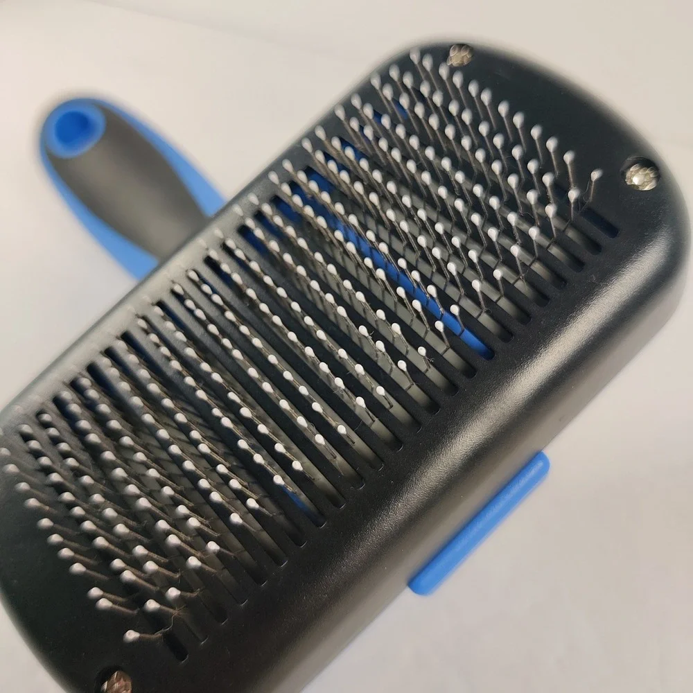 Swihauk Retractable Pet‎ Grooming Brush - Blue and Black (2c2)
