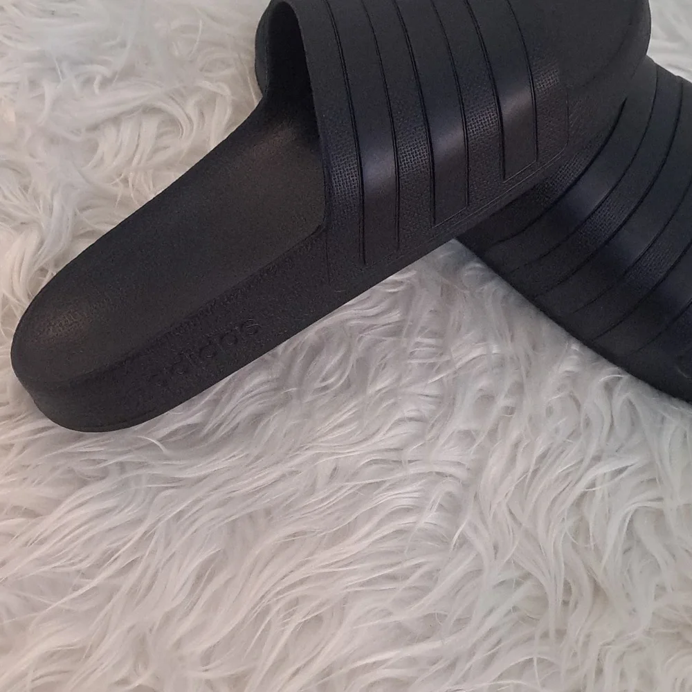 adidas ●new ●size