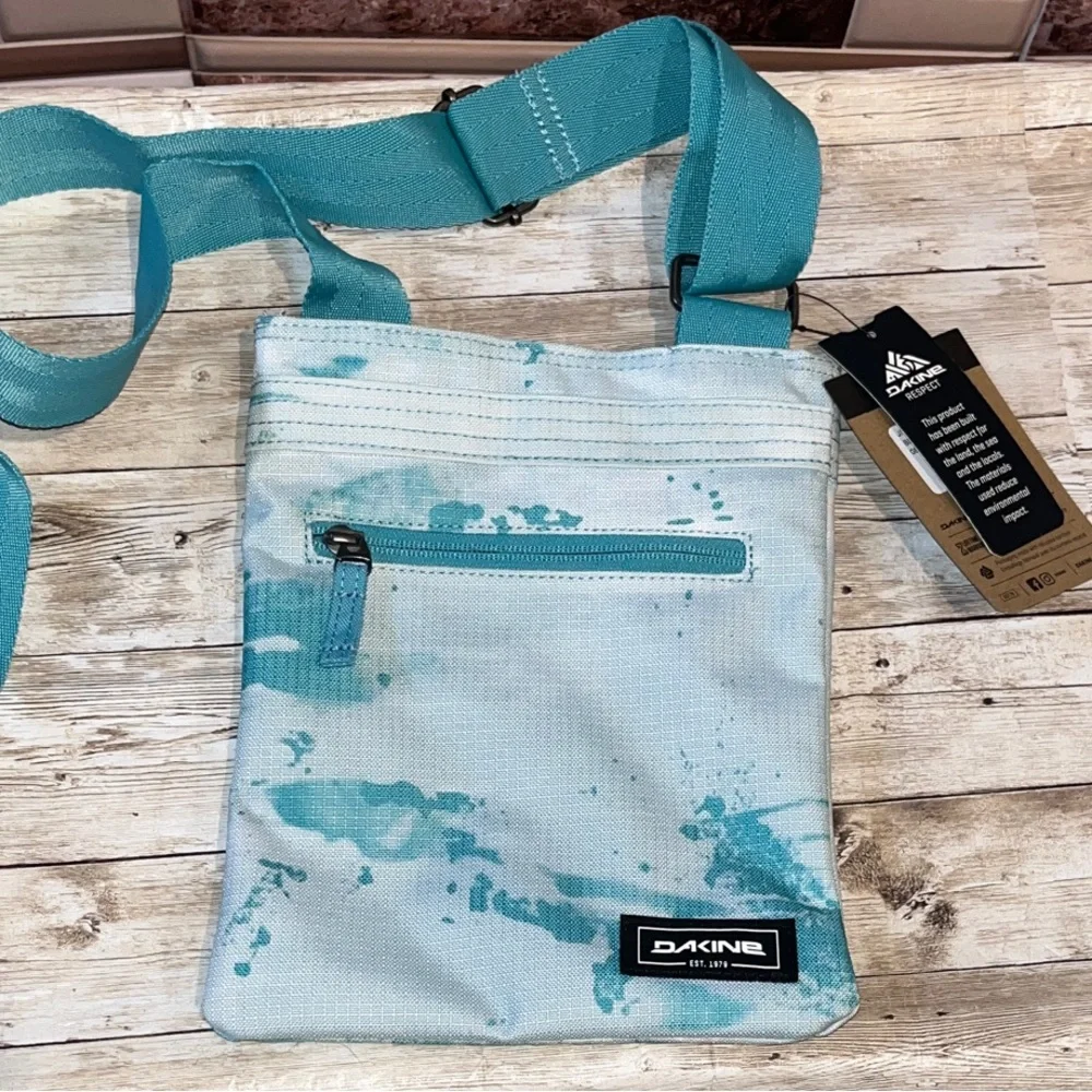 Dakine messenger bag
