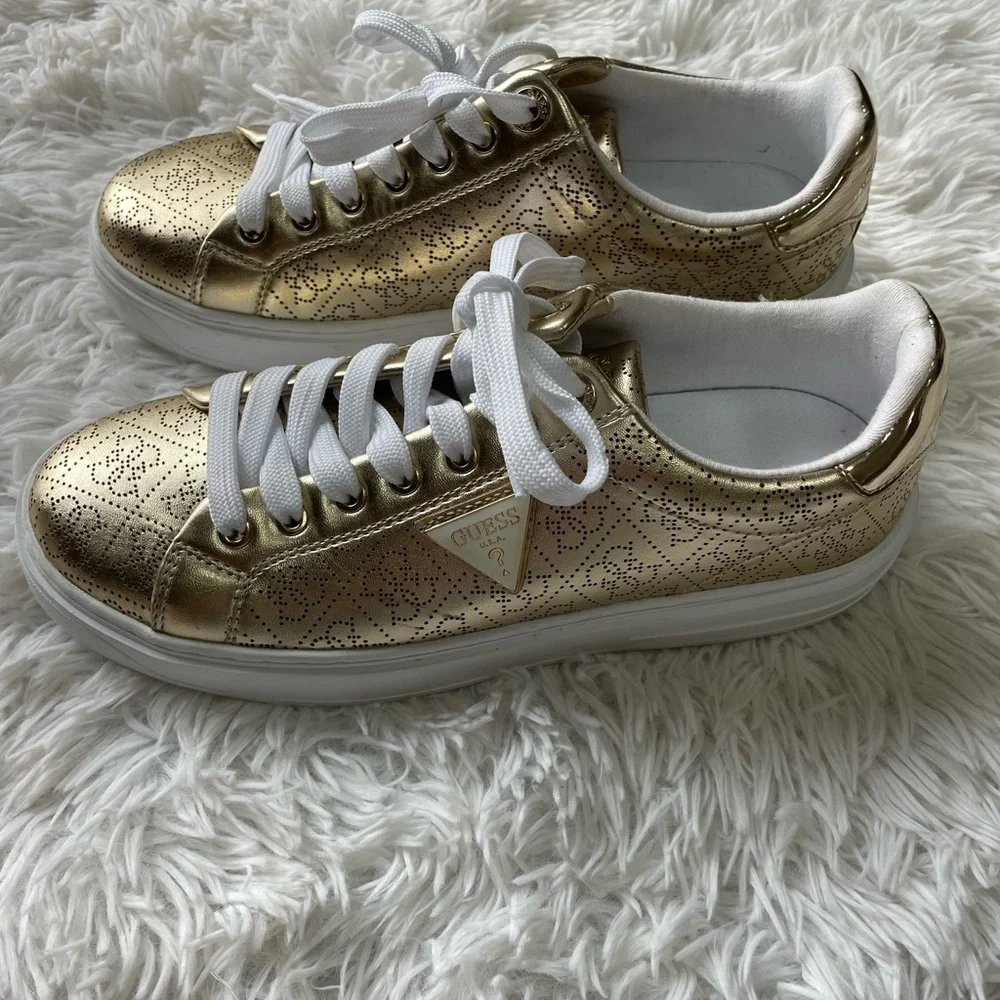 Guess size preloved