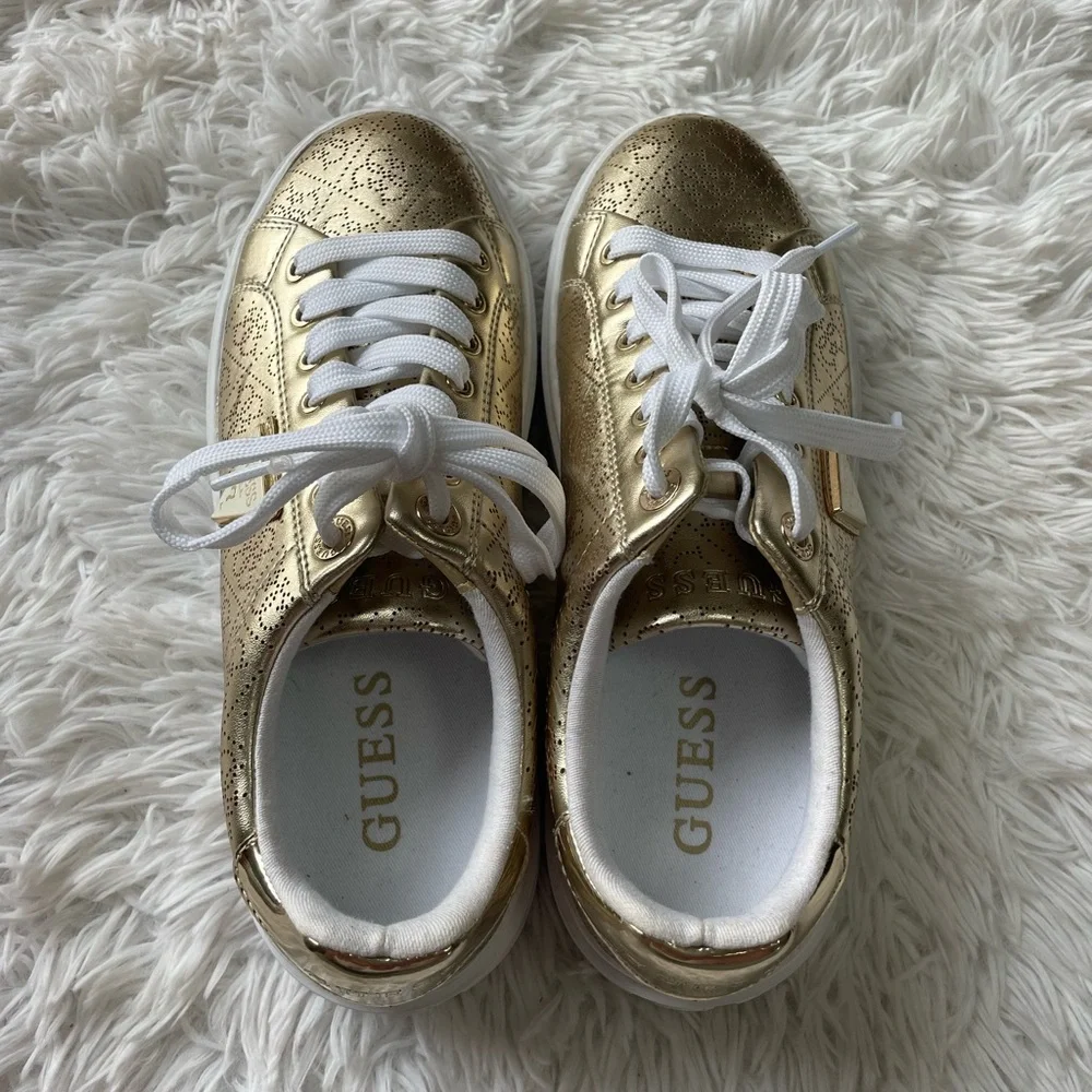 Guess size preloved