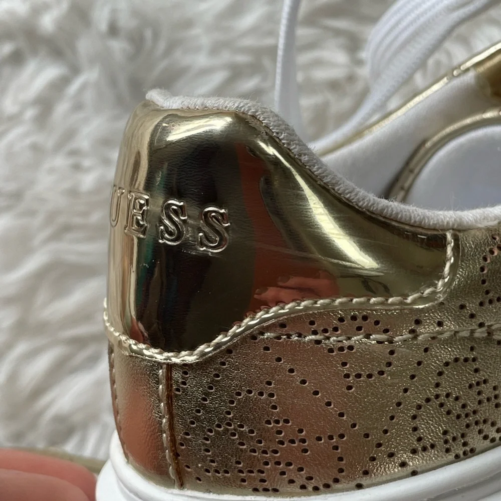 Guess size preloved