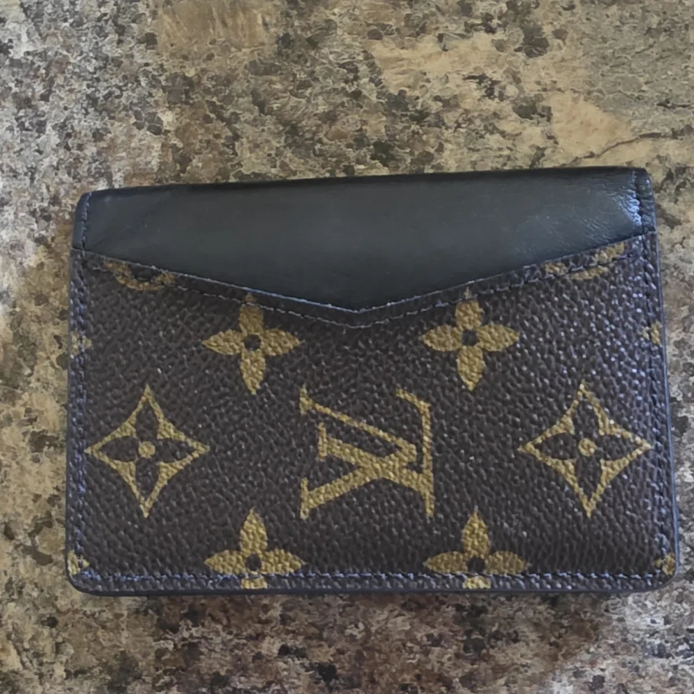 Louis Vuitton design gold holder