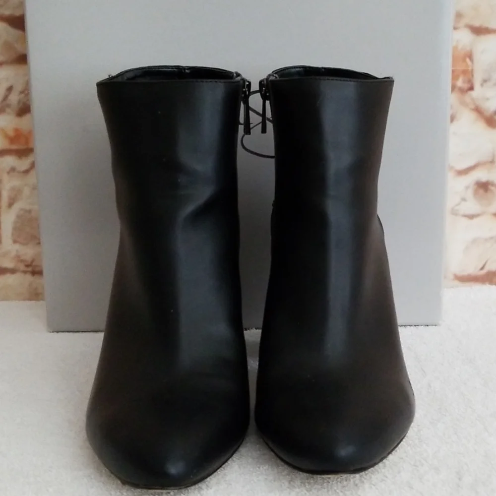 Jessica Simpson excellent used