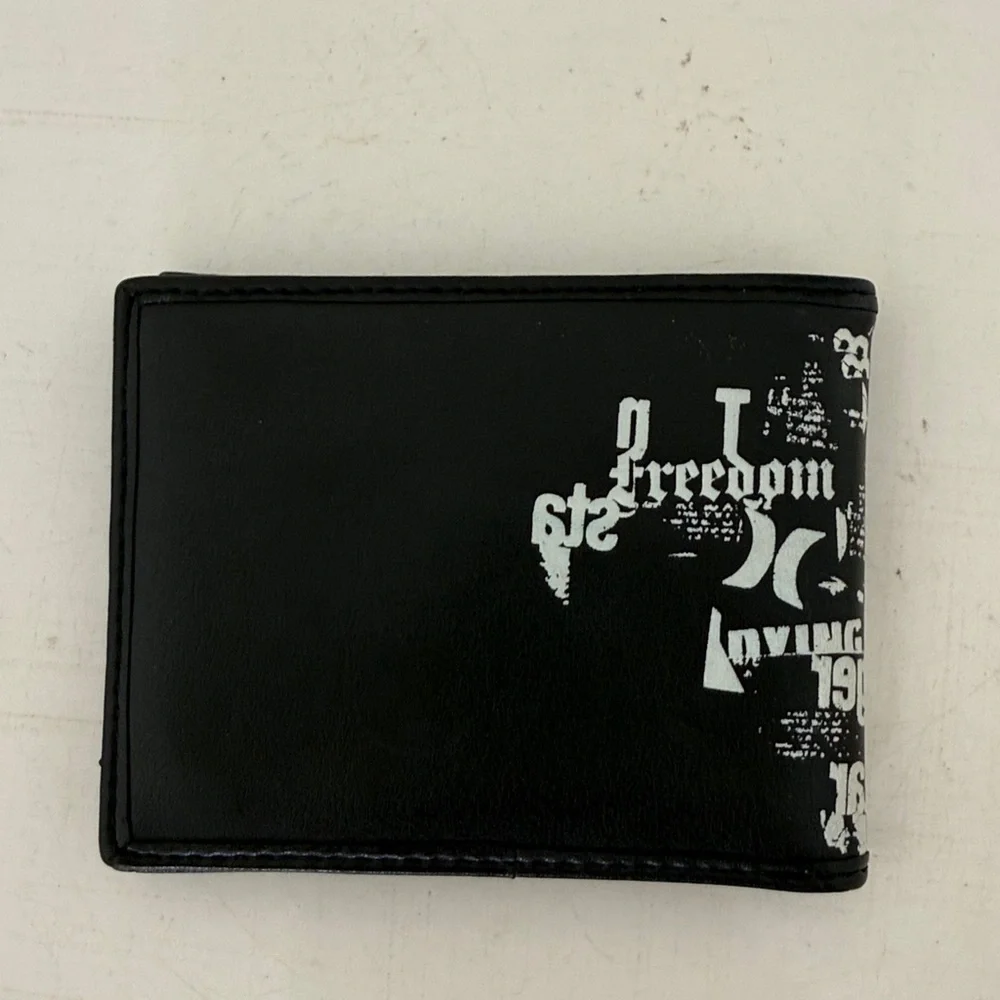 Hurley bi fold