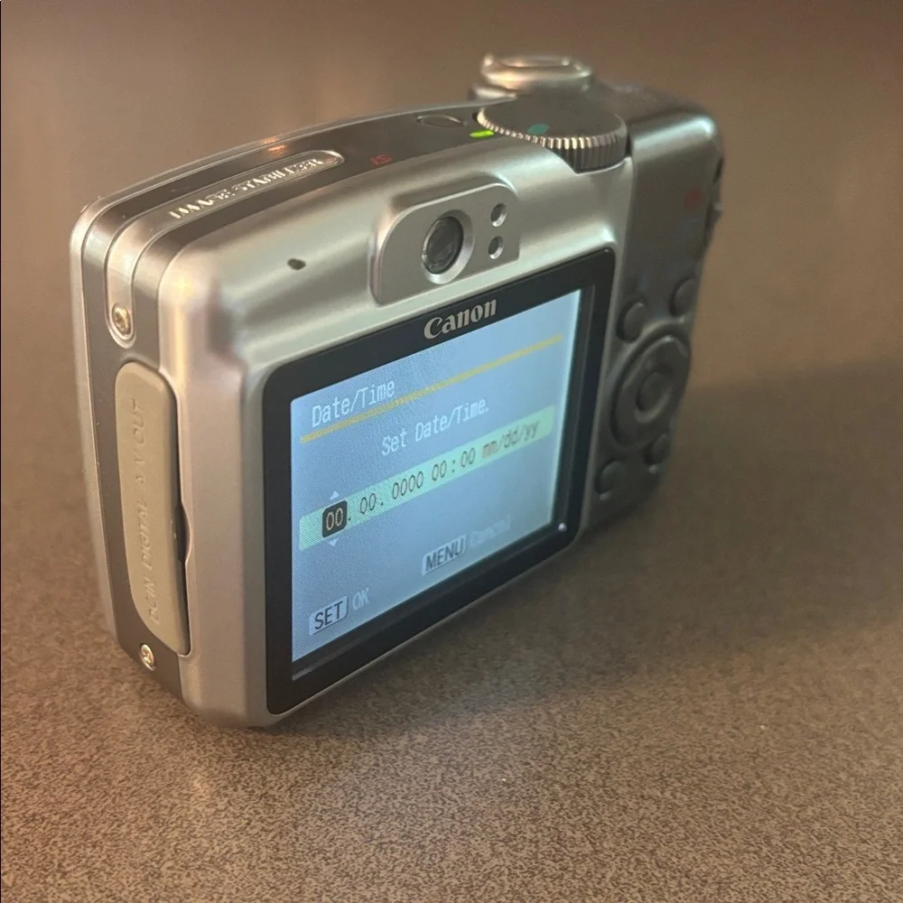 Canon compact camera