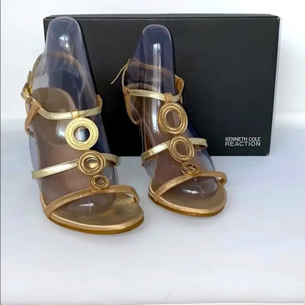 Kenneth Cole Reaction Know‎ One MT Gold Heels