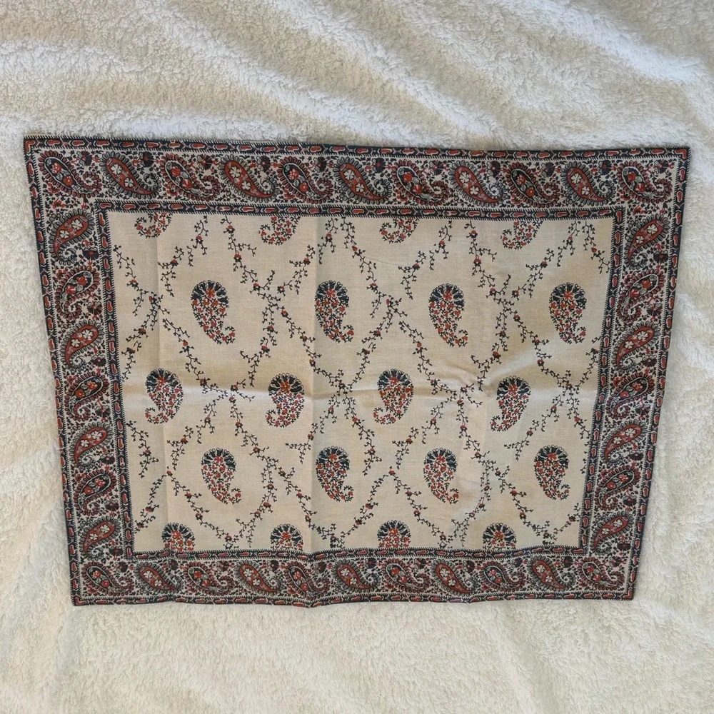 Pottery Barn Quinn Paisley Linen-Cotton Pillow Shams – 1 King & 1 Standard